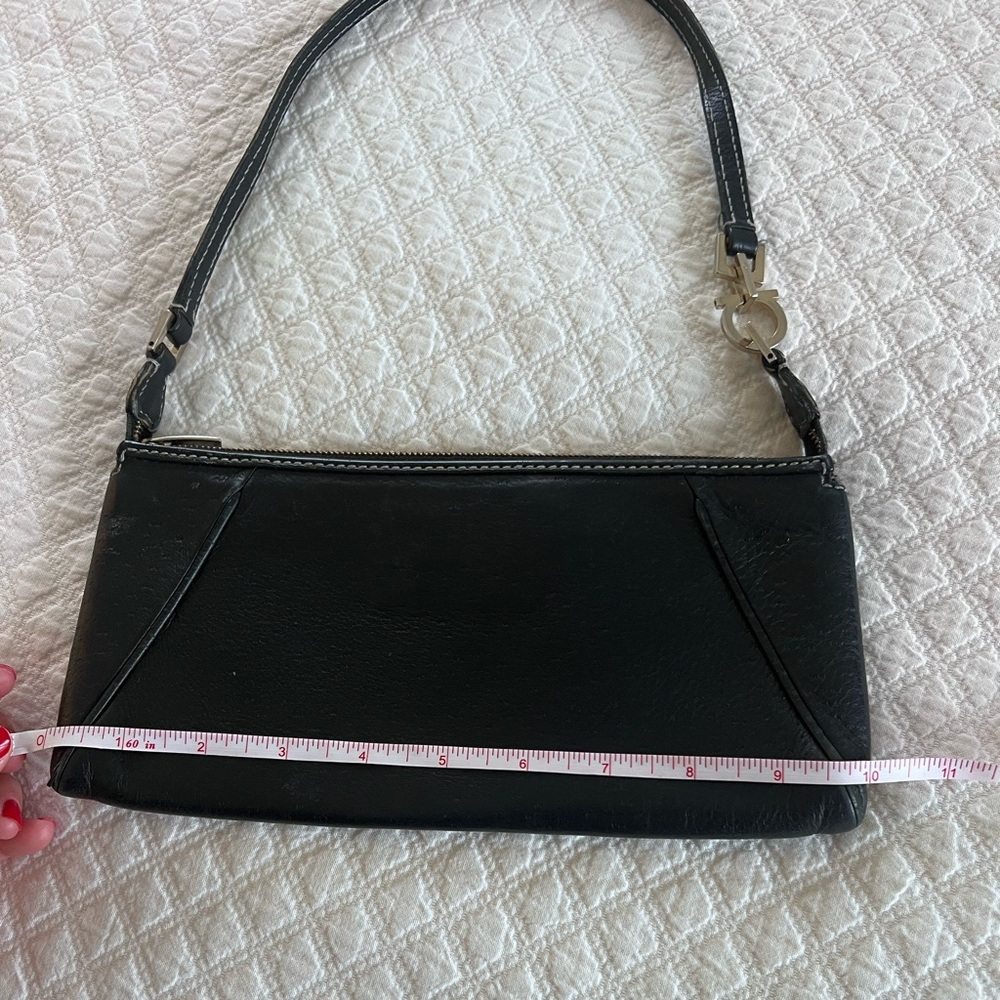 Salvatore Ferragamo Black Leather Shoulder Bag - Picture 4 of 5